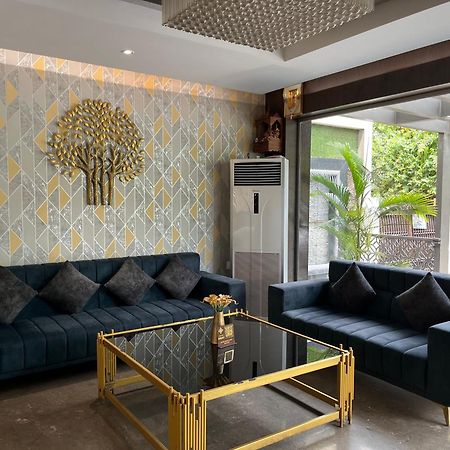 Hotel Royal Livin Варанаси Экстерьер фото