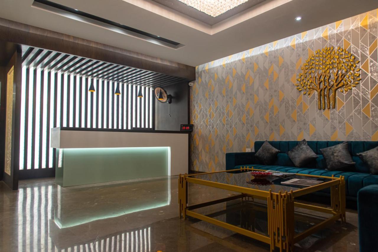 Hotel Royal Livin Варанаси Экстерьер фото