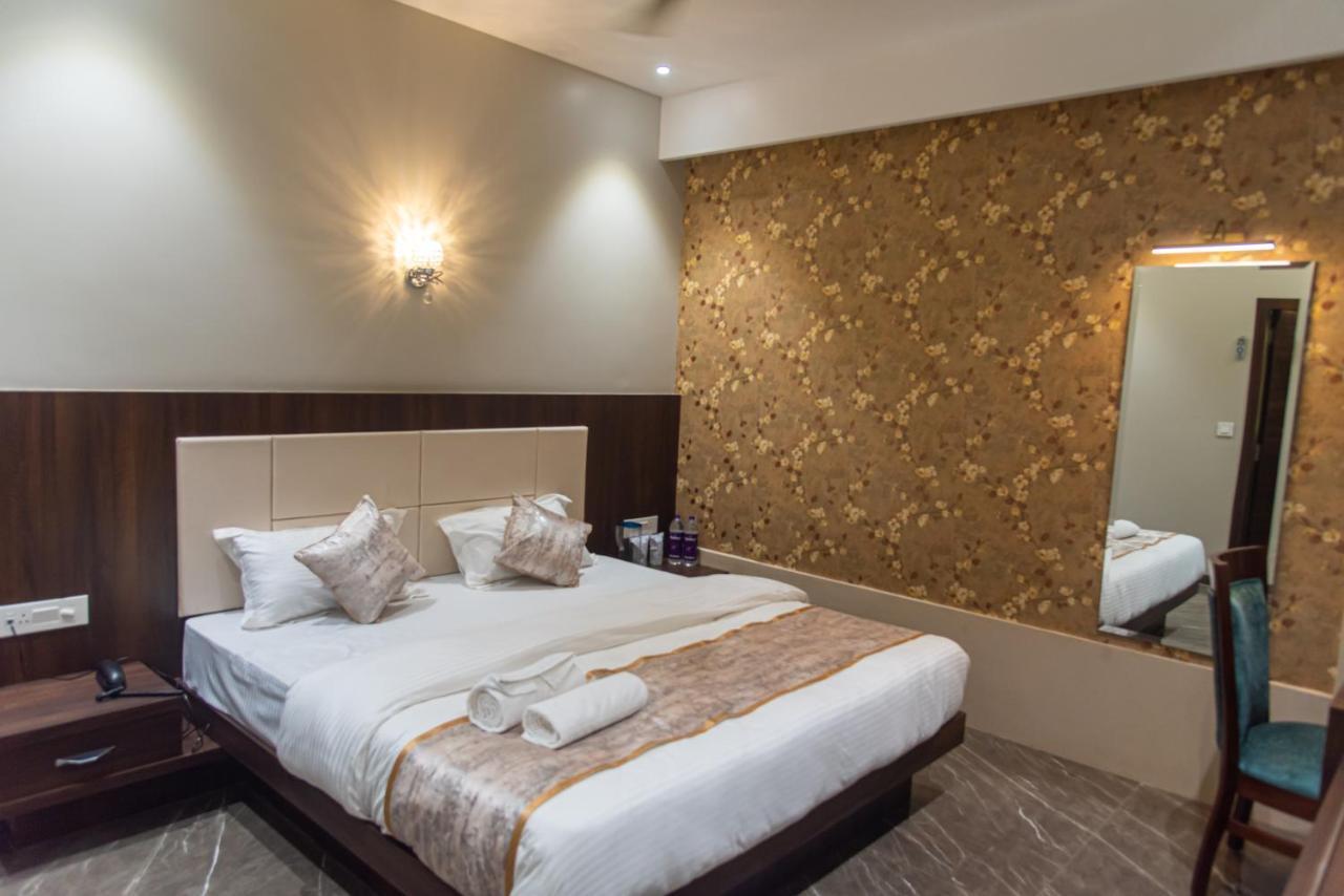 Hotel Royal Livin Варанаси Экстерьер фото