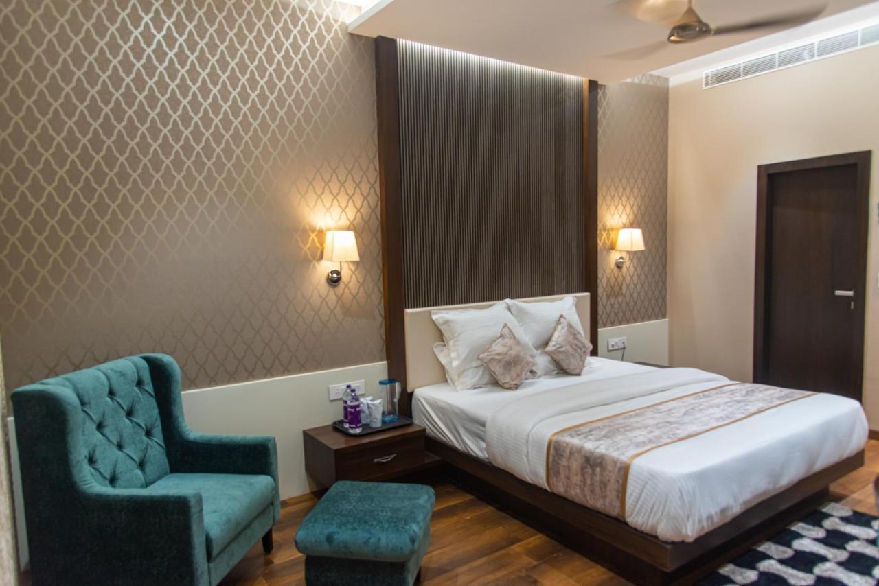 Hotel Royal Livin Варанаси Экстерьер фото