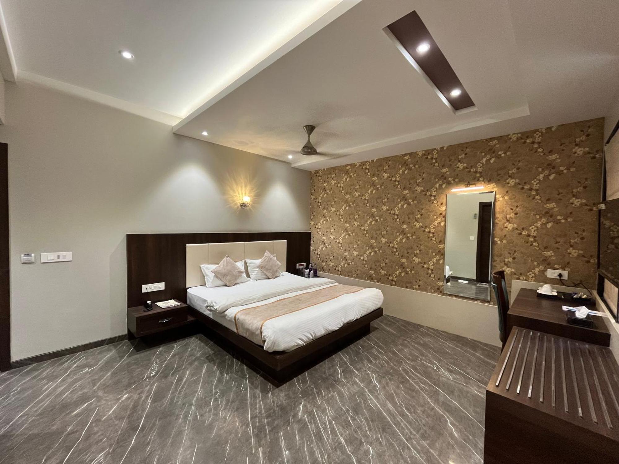 Hotel Royal Livin Варанаси Экстерьер фото